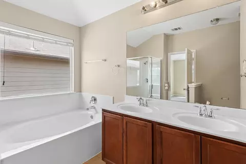 Bath - 458 Nottingham Loop, Kyle, TX 78640 photo 2 of 4