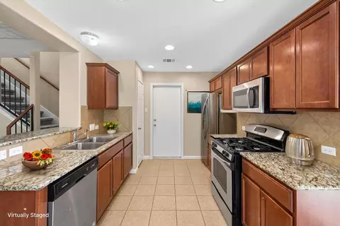 Kitchen - 458 Nottingham Loop, Kyle, TX 78640 photo 6 of 7