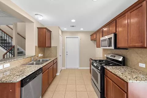 Kitchen - 458 Nottingham Loop, Kyle, TX 78640 photo 5 of 7
