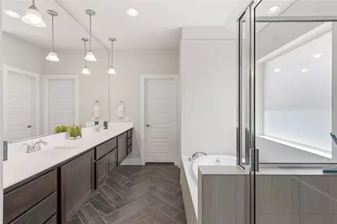 Bath - 3543 Pauling Loop, Round Rock, TX 78665 photo 1 of 4