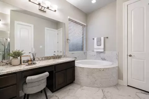 Bath - 3417 Flat Iron Ct, Leander, TX 78641 photo 1 of 3