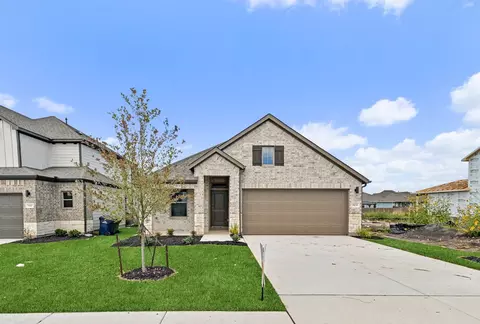 908 Universal Dr, Hutto, TX 78634