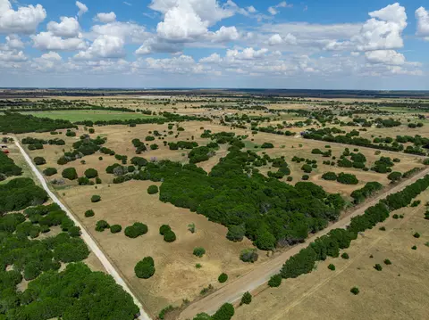 4 County Road 340, Mcgregor, TX 76657 photo 2