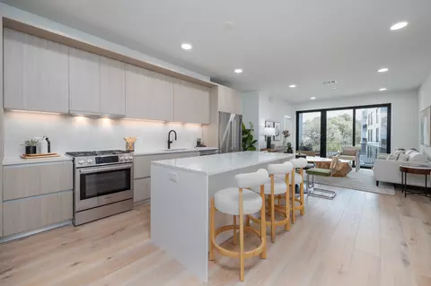 2209 S 1st St #237, Austin, TX 78704