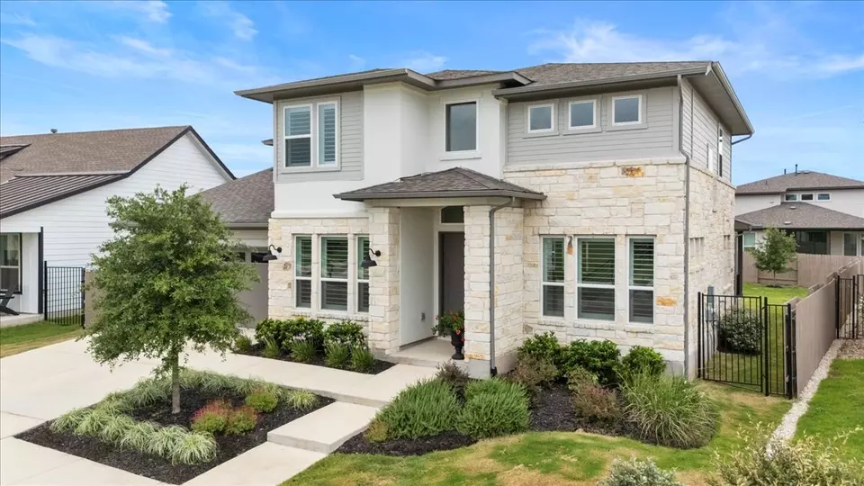 Exterior - 8113 Edmondson Bnd, Austin, TX 78744 photo 2 of 2