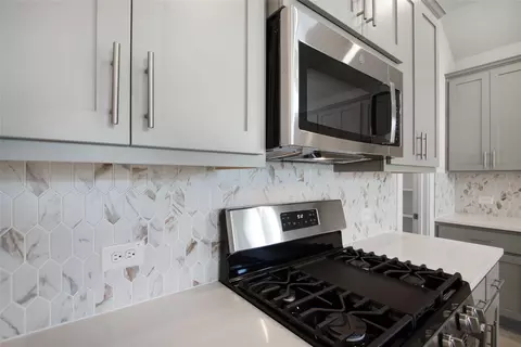 Kitchen - 19509 Erna Dr, Pflugerville, TX 78660 photo 3 of 3