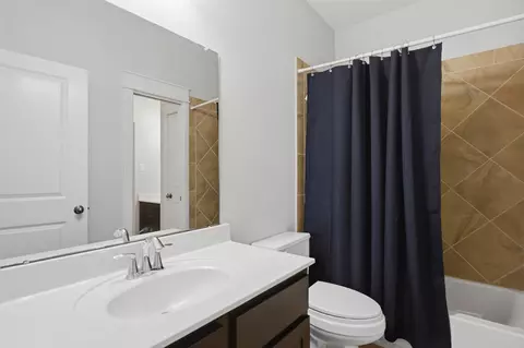 Bath - 1825 Wolf Dancer, Leander, TX 78641 photo 5 of 6
