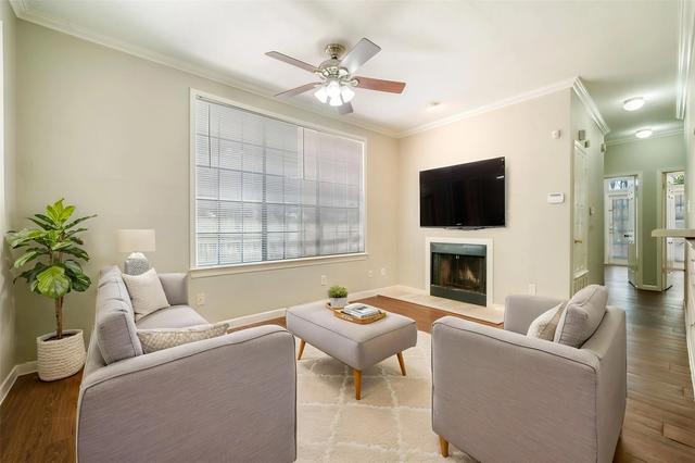 2300 Leon St #101, Austin, TX 78705