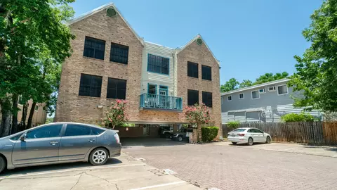 2300 Leon St #101, Austin, TX 78705