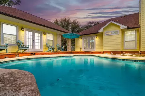 18609 Venture Dr, Point Venture, TX 78645