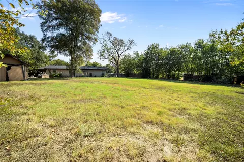 Exterior - 1105 E Applegate Dr, Austin, TX 78753 photo 4 of 7