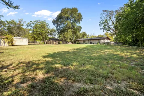 Exterior - 1105 E Applegate Dr, Austin, TX 78753 photo 7 of 7