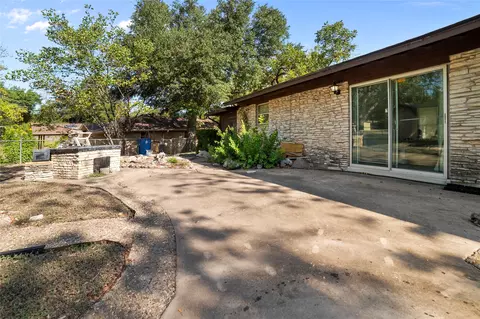 Exterior - 1105 E Applegate Dr, Austin, TX 78753 photo 5 of 7