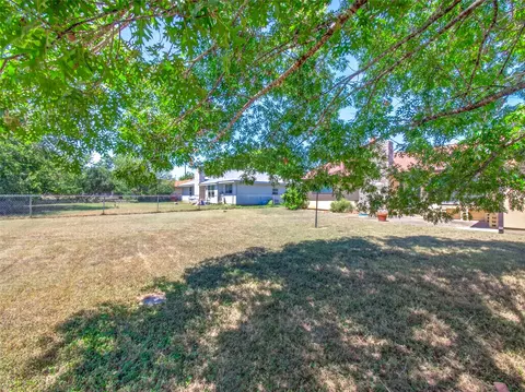 Exterior - 404 E Central Dr, Georgetown, TX 78628 photo 10 of 10