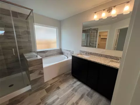 Bath - 240 Gus Loop, Georgetown, TX 78626 photo 1 of 2