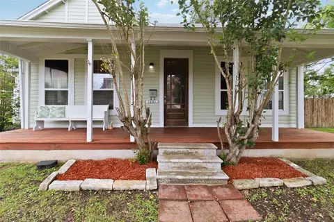 1201 Farm St, Bastrop, TX 78602