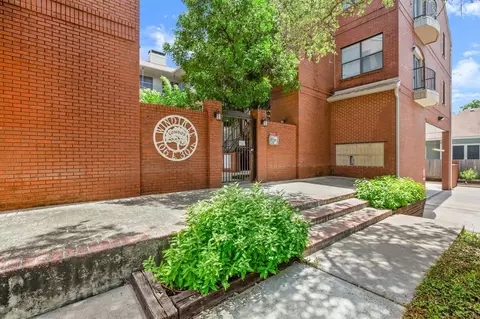 106 E 30th St #206, Austin, TX 78705