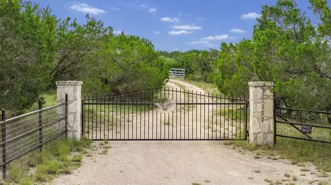 1222 Wegener Trl, Fischer, TX 78623
