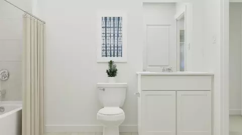 Bath - 13633 Backbone Ln, Elgin, TX 78621 photo 2 of 3