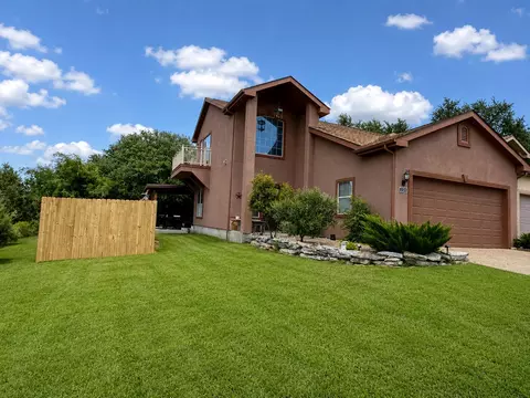 134 Clearwater Ct #8, Canyon Lake, TX 78133
