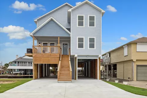 230 Bora Bora Dr, Galveston, TX 77554