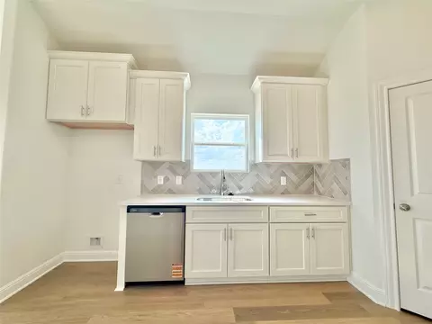 Kitchen - 461 Young St, Buda, TX 78610 photo 3 of 4