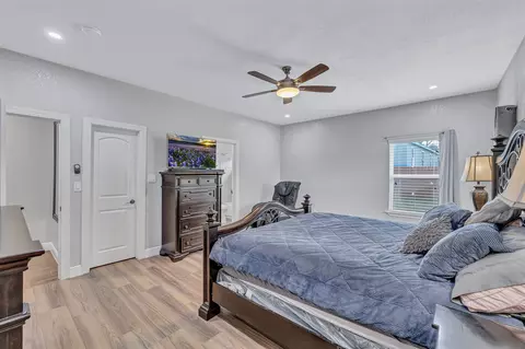 Bedroom - 421 Las Lomas Dr, Elgin, TX 78621 photo 2 of 9