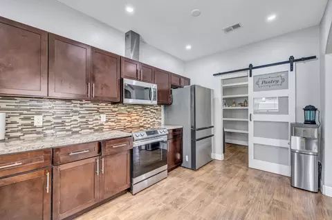 Kitchen - 421 Las Lomas Dr, Elgin, TX 78621 photo 3 of 3