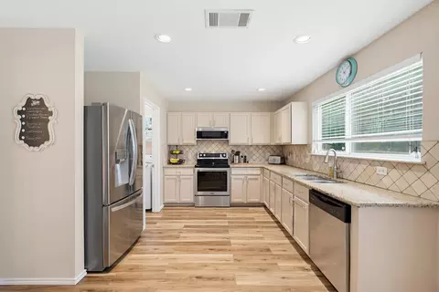 369 S Kates Cv, Buda, TX 78610