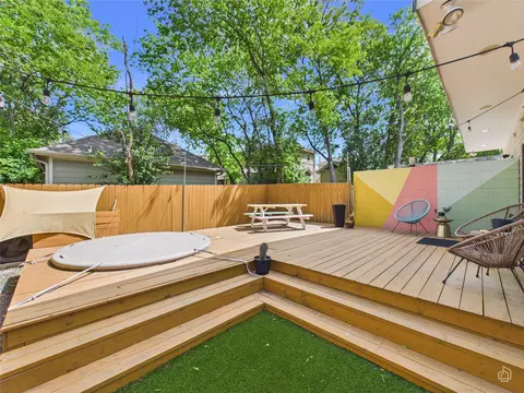 2503 S 6th St #A, Austin, TX 78704