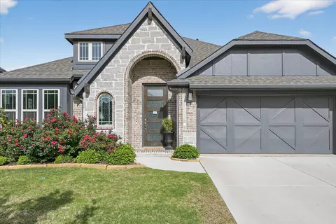7213 Cherry Blossom Ln, Aubrey, TX 76227