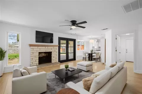 1512 W Mesa Park Dr, Round Rock, TX 78664