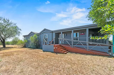 1951 Dowdy Rd, Seguin, TX 78155