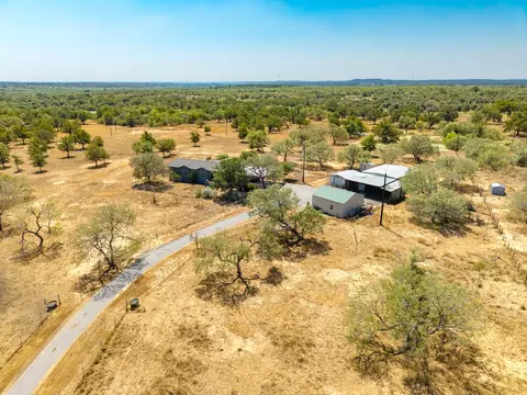 1951 Dowdy Rd, Seguin, TX 78155