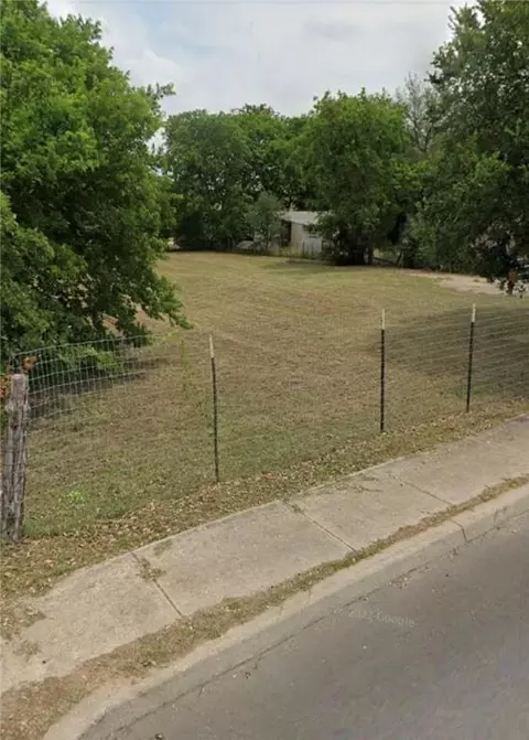 709 Uhland Rd, San Marcos, TX 78666
