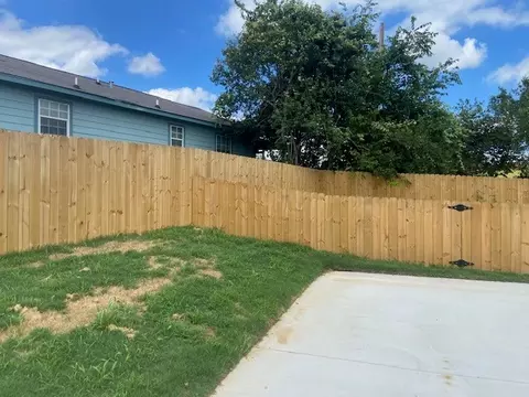 Exterior - 116 Field St, Luling, TX 78648 photo 6 of 10
