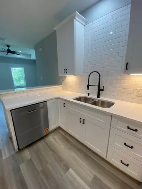 Kitchen - 116 Field St, Luling, TX 78648 photo 3 of 8
