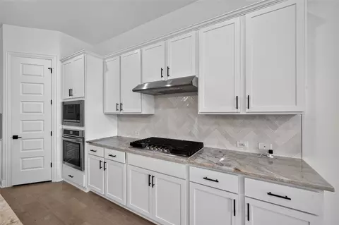 Kitchen - 1300 Truscon Path, Leander, TX 78641 photo 5 of 5