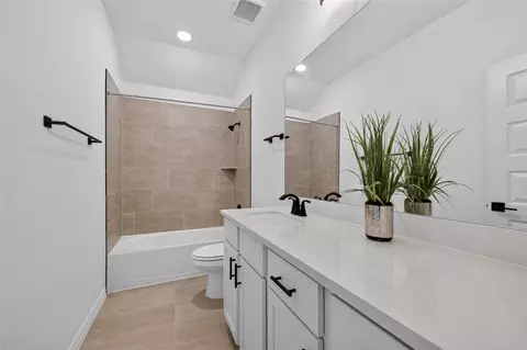 Bath - 1300 Truscon Path, Leander, TX 78641 photo 6 of 6
