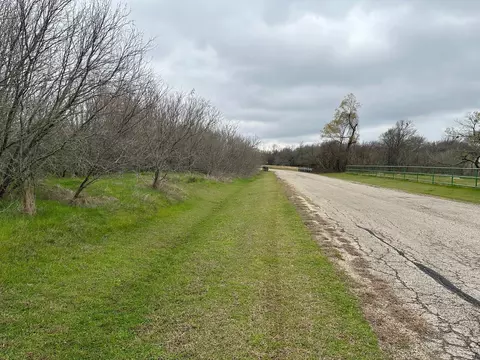 129 Palo Duro Dr, Cedar Creek, TX 78612