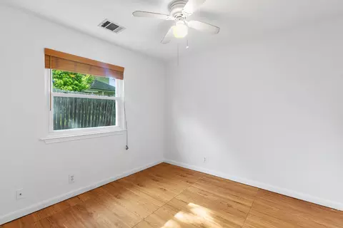 Bedroom - 752 Faircrest Dr, Buda, TX 78610 photo 5 of 6