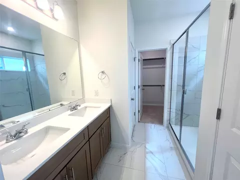 Bath - 343 Young St, Buda, TX 78610 photo 1 of 1