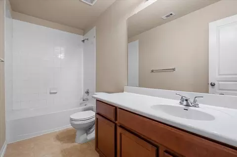 Bath - 312 Waterloo Dr, Kyle, TX 78640 photo 2 of 2