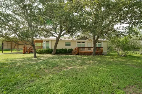 166 Paint Brush Trl, Lockhart, TX 78644