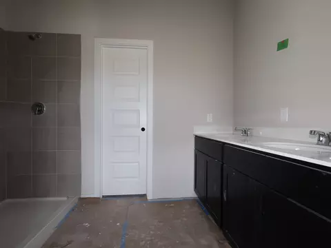 Bath - 7400 Pullman Cv, Austin, TX 78747 photo 1 of 2