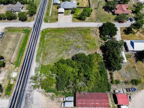 311 E Clark St, Bartlett, TX 76511 photo 6