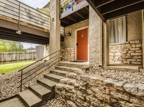 6810 Deatonhill Dr #109, Austin, TX 78745