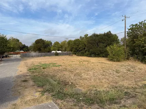 2012 Maple St, Georgetown, TX 78626 photo 2