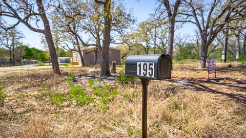 195 Tuck St, Cedar Creek, TX 78612