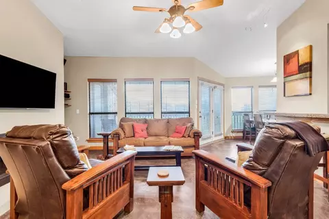 1406 Windsor Rd #305, Austin, TX 78703